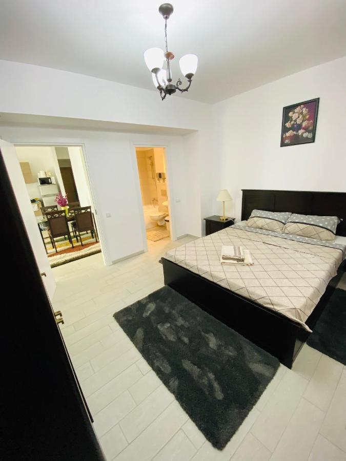 Sea Breeze Apartments Mamaia Nord De Silva Luaran gambar