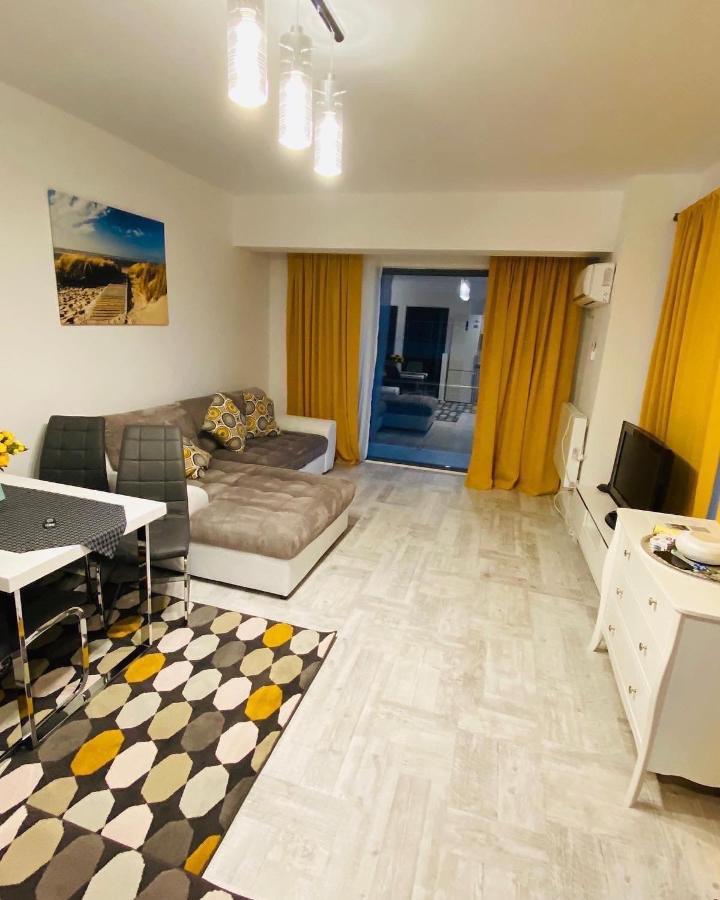 Sea Breeze Apartments Mamaia Nord De Silva Luaran gambar