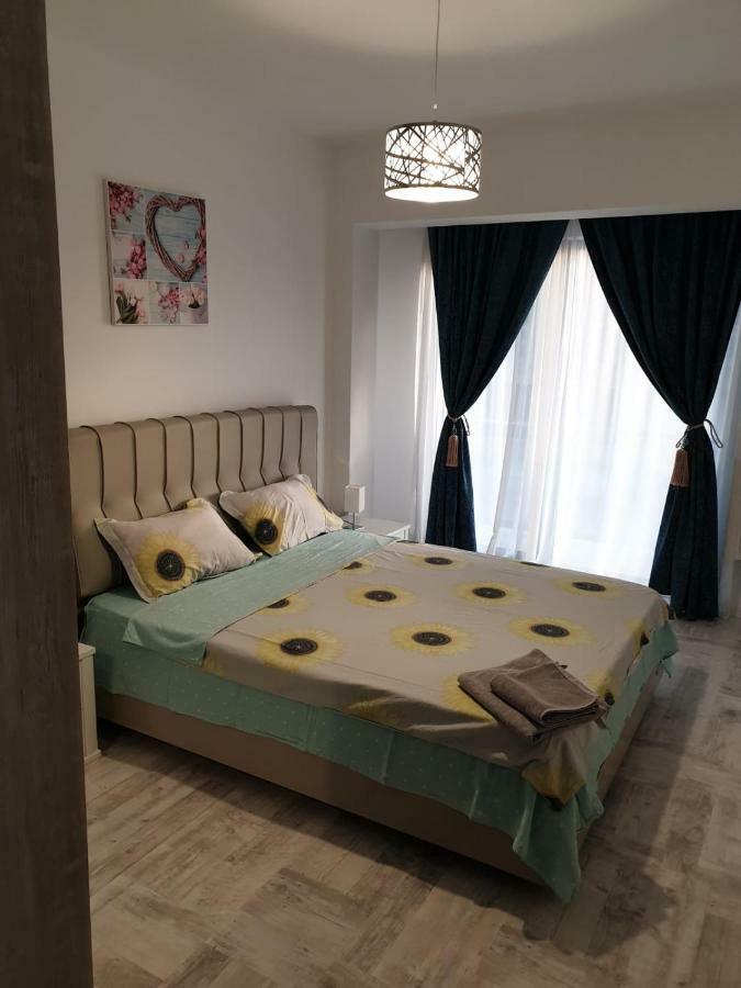 Sea Breeze Apartments Mamaia Nord De Silva Luaran gambar